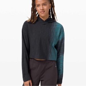 Lululemon Athletica Lab Varsa hoodie with a blue jacquard stripe design